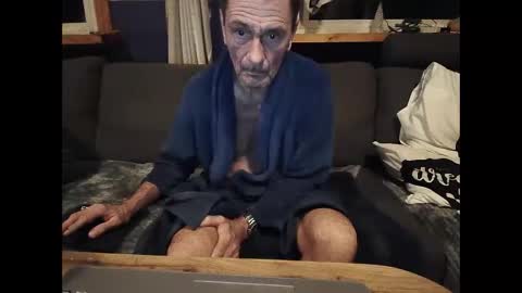 Snapshot of bigswe1 chatting on 01-13-25, 03:45 bigswe1 online show from 01-13-25, 03:45