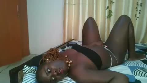 Snapshot of bigtits_baddie chatting on 11-29-25, 01:08 bigtits_baddie online show from 11-29-25, 01:08