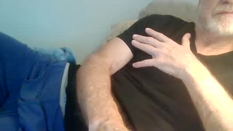 Snapshot of bigwebone chatting on 12-10-24, 05:33 Bigwebone online show from 12-10-24, 05:33