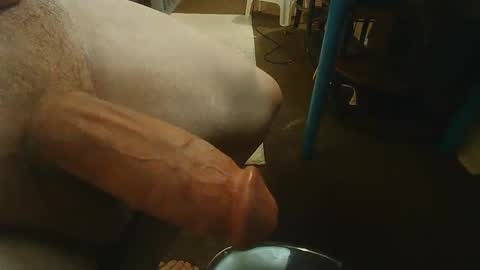 Snapshot of bigwillie6979 chatting on 12-23-24, 08:44 bigwillie6979 online show from 12-23-24, 08:44