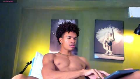 Snapshot of bigxxo chatting on 03-06-25, 01:37 bigxxo online show from 03-06-25, 01:37