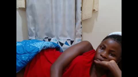 Snapshot of bilia_ebony chatting on 12-28-24, 05:35 Bilia online show from 12-28-24, 05:35