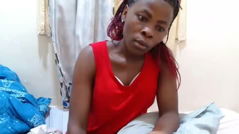 Snapshot of bilia_ebony chatting on 01-06-25, 12:37 Bilia online show from 01-06-25, 12:37