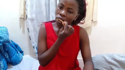 Snapshot of bilia_ebony chatting on 01-06-25, 05:30 Bilia online show from 01-06-25, 05:30