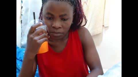Snapshot of bilia_ebony chatting on 01-08-25, 12:26 Bilia online show from 01-08-25, 12:26