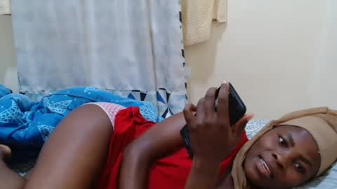 Snapshot of bilia_ebony chatting on 02-02-25, 01:41 Bilia online show from 02-02-25, 01:41