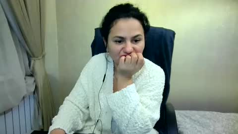 Snapshot of bililay chatting on 12-06-24, 10:52 DOM NIKA online show from 12-06-24, 10:52