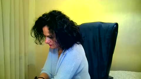 Snapshot of bililay chatting on 01-19-25, 10:28 DOM NIKA online show from 01-19-25, 10:28