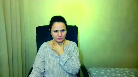 Snapshot of bililay chatting on 02-08-25, 10:40 DOM NIKA online show from 02-08-25, 10:40