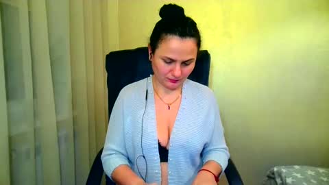 Snapshot of bililay chatting on 02-16-25, 10:10 DOM NIKA online show from 02-16-25, 10:10