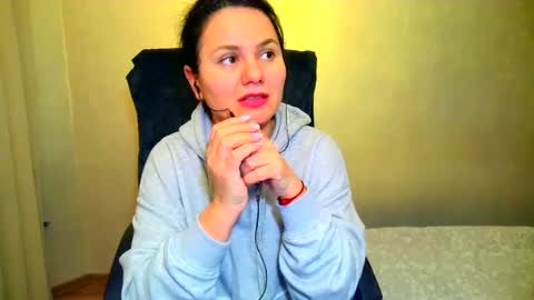 Snapshot of bililay chatting on 02-24-25, 10:25 DOM NIKA online show from 02-24-25, 10:25