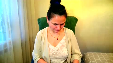 Snapshot of bililay chatting on 10-27-25, 11:47 DOM NIKA online show from 10-27-25, 11:47