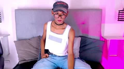 Snapshot of billie_turner_ chatting on 09-23-25, 04:26 B-I-L-L-I-E 3 online show from 09-23-25, 04:26