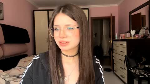 Snapshot of billipanke chatting on 04-16-26, 07:42 Yuna online show from 04-16-26, 07:42