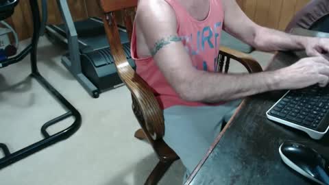 Snapshot of billy471 chatting on 01-23-25, 04:04 billy471 online show from 01-23-25, 04:04