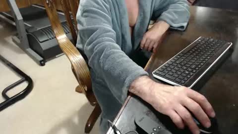 Snapshot of billy471 chatting on 03-03-25, 10:06 billy471 online show from 03-03-25, 10:06