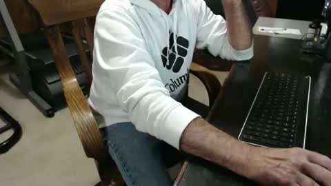 Snapshot of billy471 chatting on 02-17-26, 08:04 billy471 online show from 02-17-26, 08:04