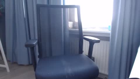 bimbo_boi01 online show from 11-06-25, 08:59