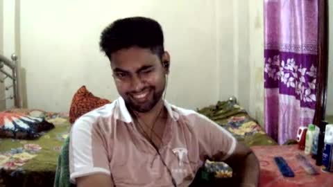 Snapshot of birbikrom104 chatting on 06-19-26, 05:17 birbikrom104 online show from 06-19-26, 05:17