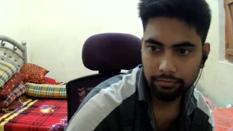 Snapshot of birbikrom104 chatting on 06-27-26, 05:01 birbikrom104 online show from 06-27-26, 05:01
