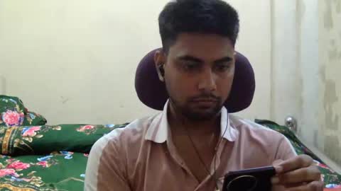 Snapshot of birbikrom104 chatting on 07-14-26, 10:21 birbikrom104 online show from 07-14-26, 10:21