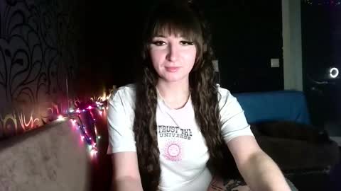 Snapshot of birdie_kiss chatting on 02-10-26, 09:41 birdie_kiss online show from 02-10-26, 09:41