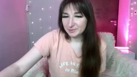 birdie_kiss online show from 05-26-26, 09:00