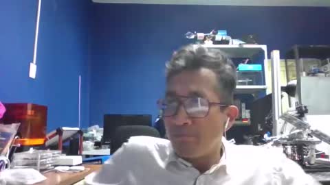 Snapshot of bisexmangenx chatting on 05-11-26, 10:40 Manu O online show from 05-11-26, 10:40