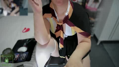 Snapshot of bisexyeliz35 chatting on 12-13-25, 07:53 bisex woman online show from 12-13-25, 07:53