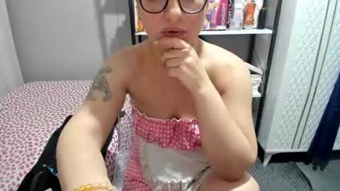 Snapshot of bisexyeliz35 chatting on 07-24-26, 08:29 bisex woman online show from 07-24-26, 08:29