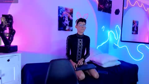  ..  .. online show from 09-15-25, 01:22