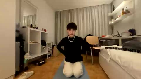 Snapshot of bitchie_bitch chatting on 01-07-26, 08:55 Lou online show from 01-07-26, 08:55