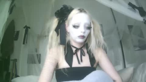 vampire fang  online show from 10-03-25, 07:00