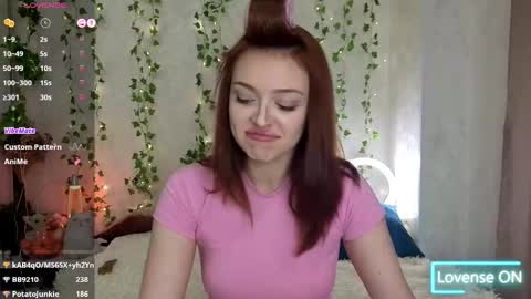 Snapshot of bl4ck_velvet chatting on 11-15-25, 12:45 Kitty online show from 11-15-25, 12:45