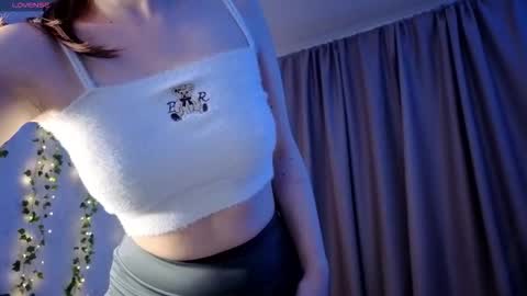 Snapshot of bl4ck_velvet chatting on 11-30-25, 12:20 Kitty online show from 11-30-25, 12:20