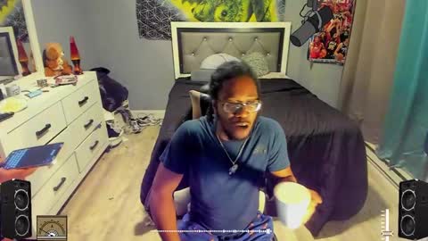 Plant Base Streamers From Pennsylvania online show from 01-08-25, 10:48