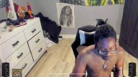 Plant Base Streamers From Pennsylvania online show from 09-26-25, 10:25