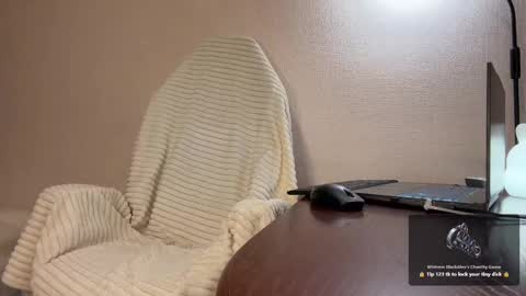 Snapshot of black_alex_ chatting on 04-25-26, 05:32 Alexandra online show from 04-25-26, 05:32