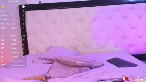 Snapshot of black_cryystal chatting on 01-29-25, 02:10 Crystal3 online show from 01-29-25, 02:10