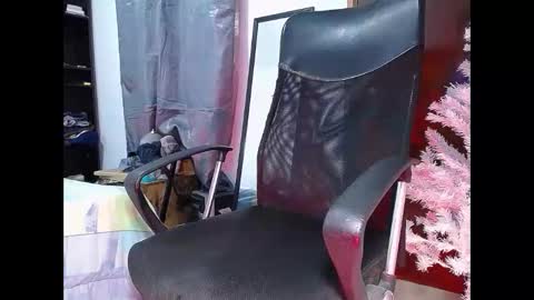 Snapshot of black_diamond_t chatting on 12-14-24, 04:56 Black Diamond online show from 12-14-24, 04:56