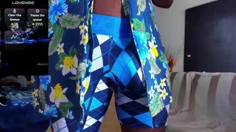 Snapshot of black_diamond_t chatting on 10-11-25, 01:42 Black Diamond online show from 10-11-25, 01:42