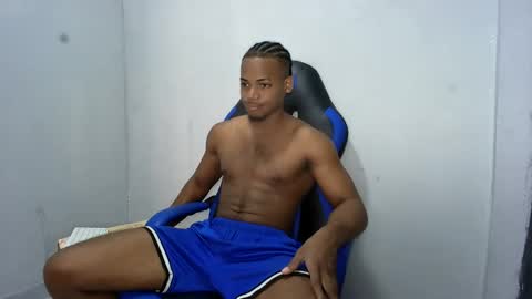 Snapshot of black_dicck chatting on 04-18-26, 03:27 tu morenito online show from 04-18-26, 03:27