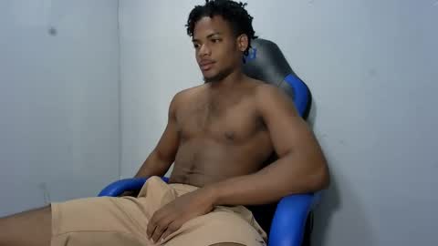 Snapshot of black_dicck chatting on 05-12-26, 04:48 tu morenito online show from 05-12-26, 04:48