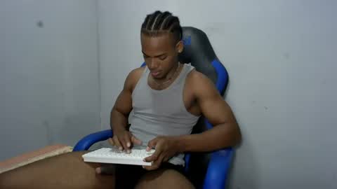 Snapshot of black_dicck chatting on 06-26-26, 02:32 tu morenito online show from 06-26-26, 02:32