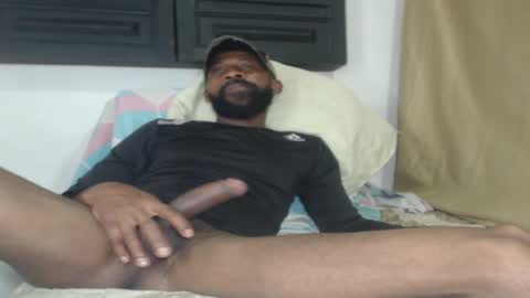 Snapshot of black_latin2728 chatting on 12-29-24, 11:29 alexander online show from 12-29-24, 11:29