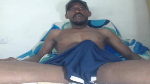 Snapshot of black_latin2728 chatting on 02-17-25, 04:42 alexander online show from 02-17-25, 04:42