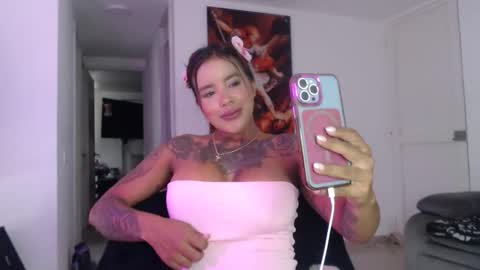 Snapshot of black_latina1 chatting on 05-14-26, 02:13 luisa online show from 05-14-26, 02:13