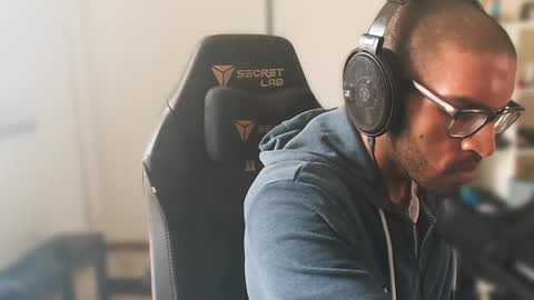 Master online show from 04-12-26, 09:47