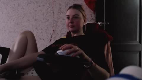 Sasha and Bella online show from 02-16-25, 11:05