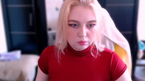 Snapshot of black_neon chatting on 05-30-26, 06:10 Sasha and Bella online show from 05-30-26, 06:10